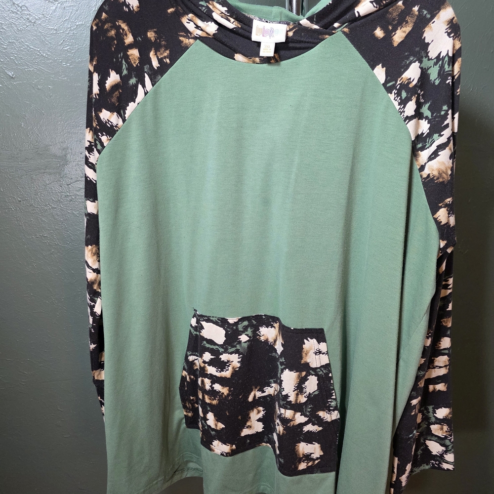 LuLaRoe Amber Green Raglan Hoodie with Black & Tan Abstract Print